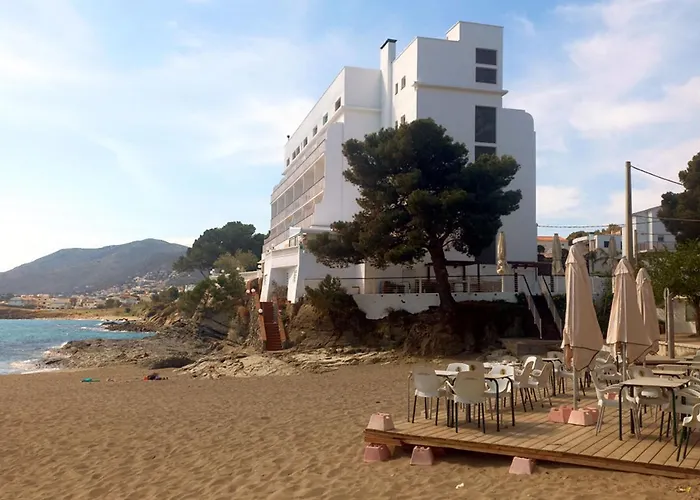 2-Bedroom Brand New Apartment Steps From The Beach