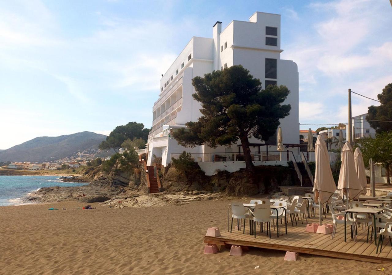 2-bedroom Brand New Steps From The Apartamento Llança