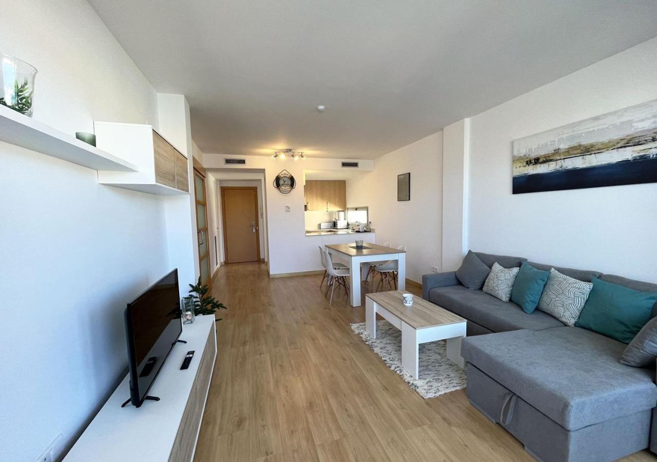 2-bedroom Brand New Steps From The Appartement Llançà