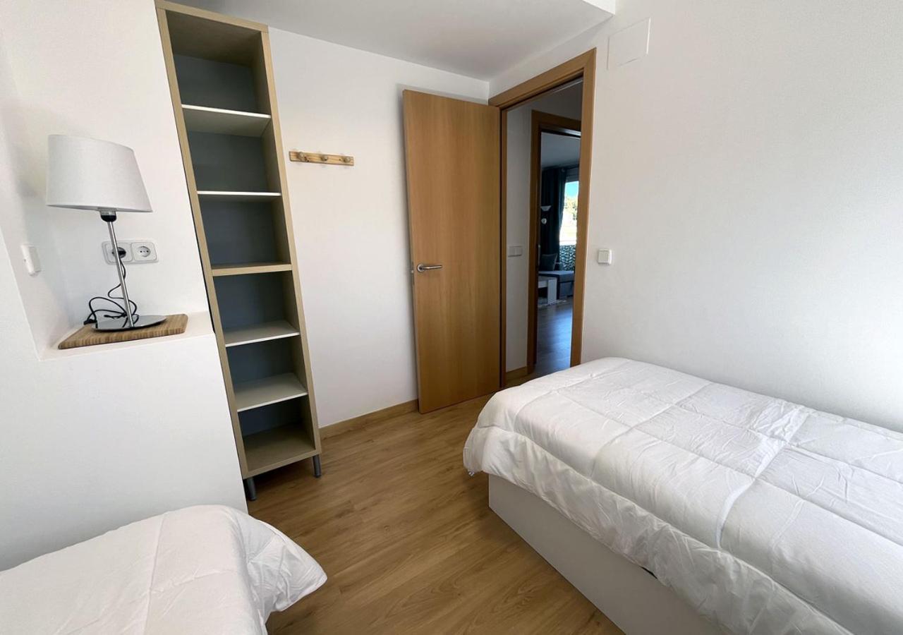 Appartement 2-bedroom Brand New Steps From The Llançà