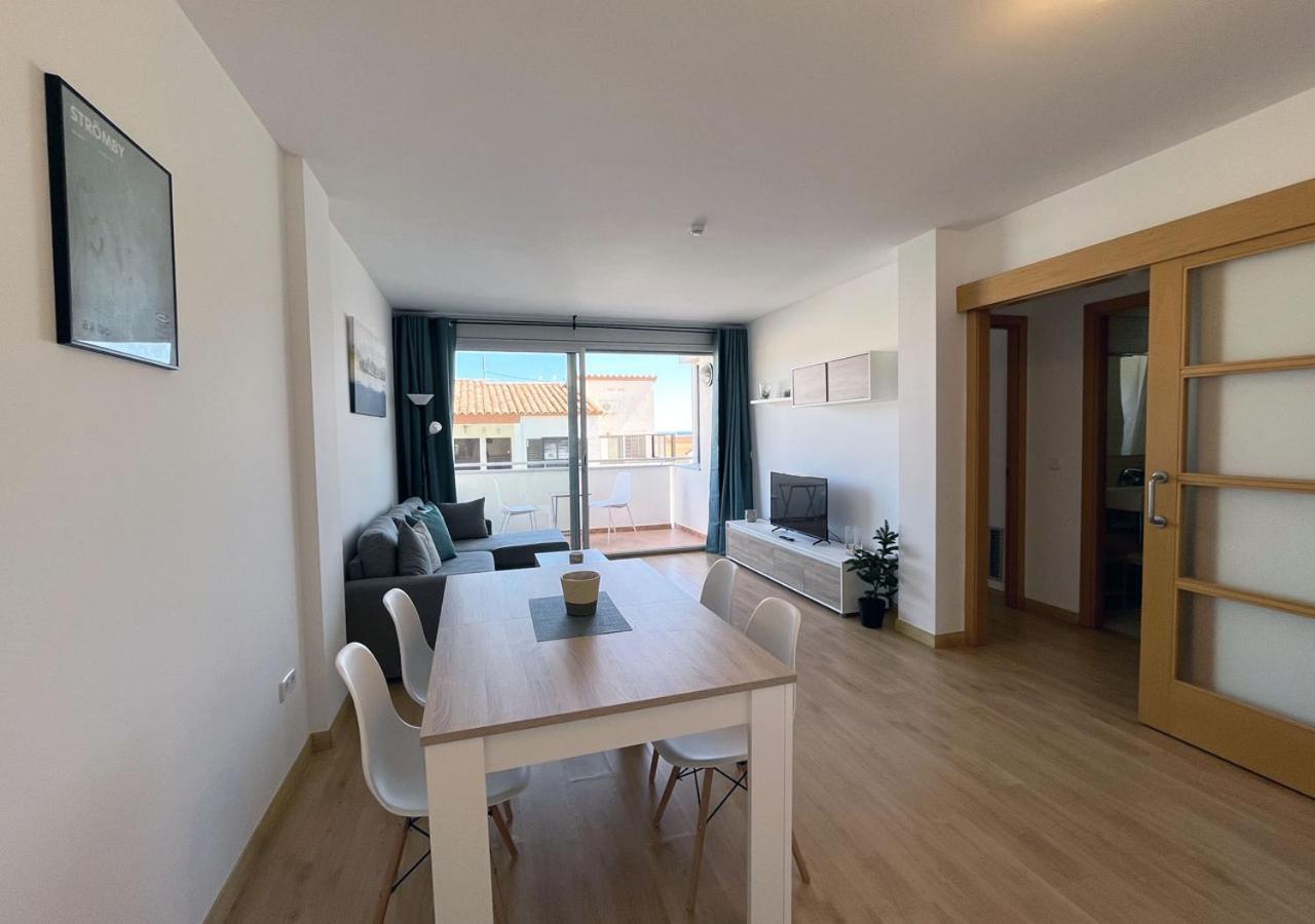 2-bedroom Brand New Steps From The Apartamento Llança