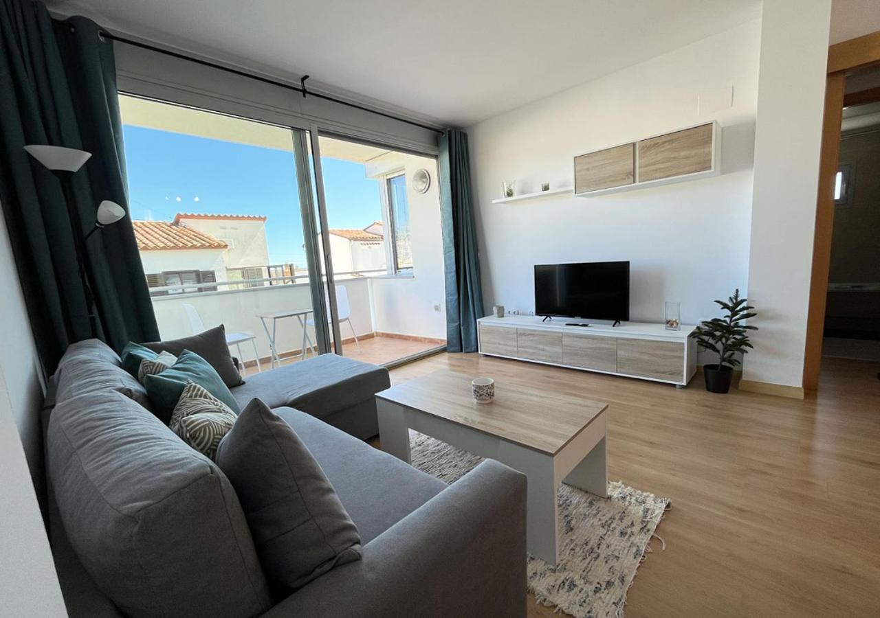 Appartement 2-bedroom Brand New Steps From The Llançà